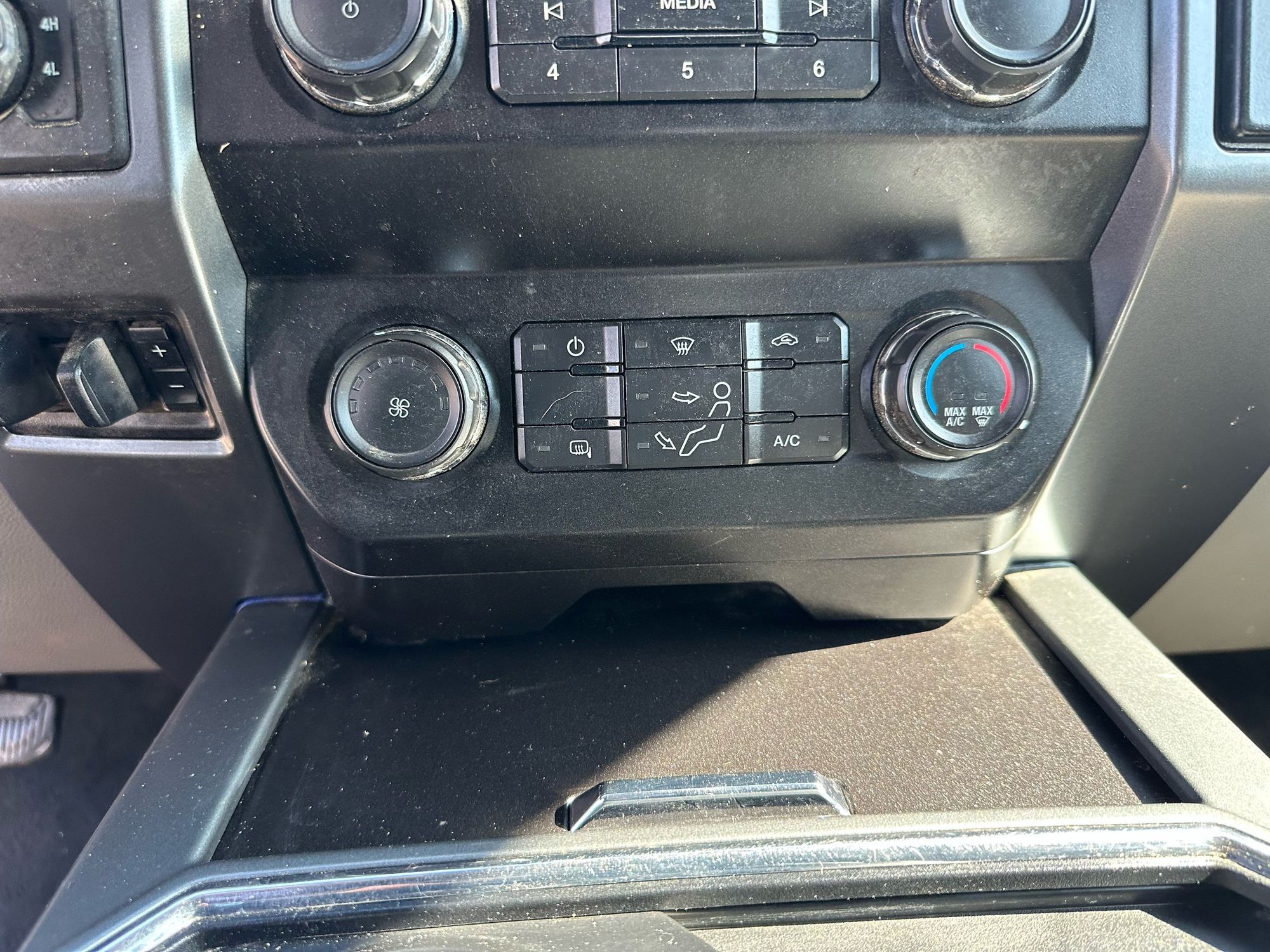 2022 Ford F-250 XLT photo 37