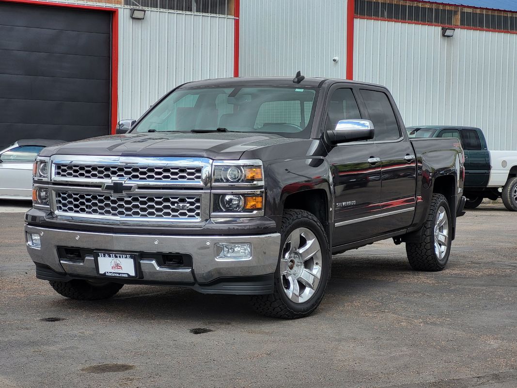 View vehicle photo 3