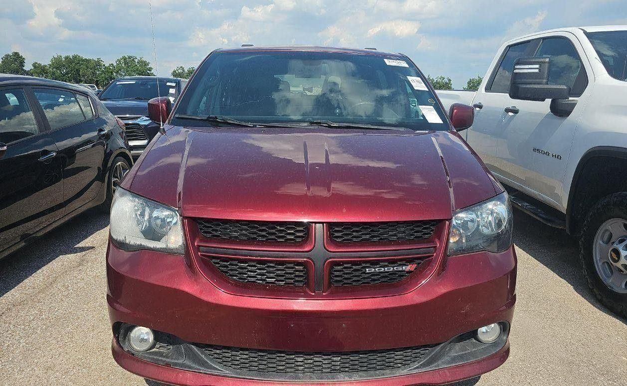 2018 Dodge Grand Caravan GT photo 2