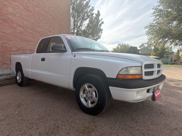 White 2001 Dodge Dakota Pickup Truck