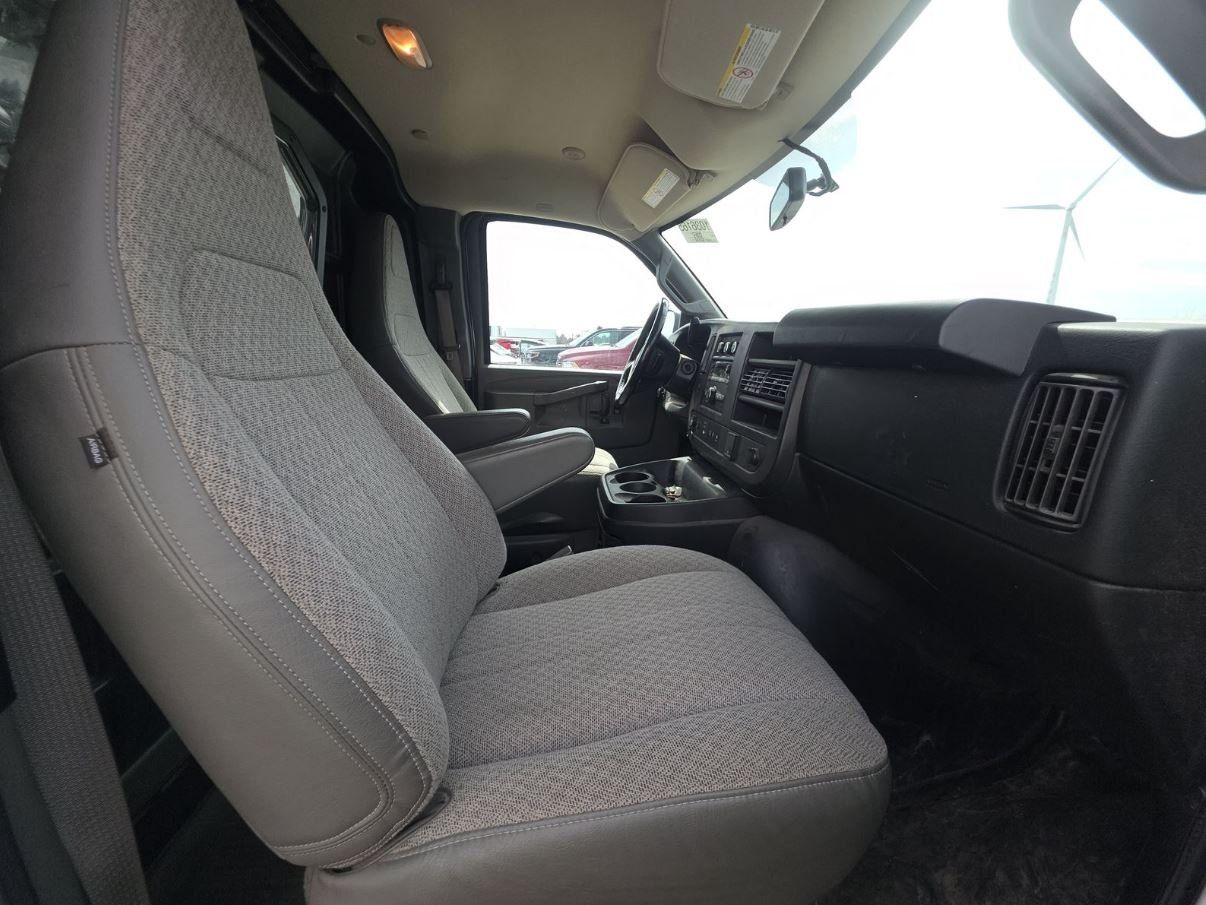 2018 Chevrolet Express 2500 9
