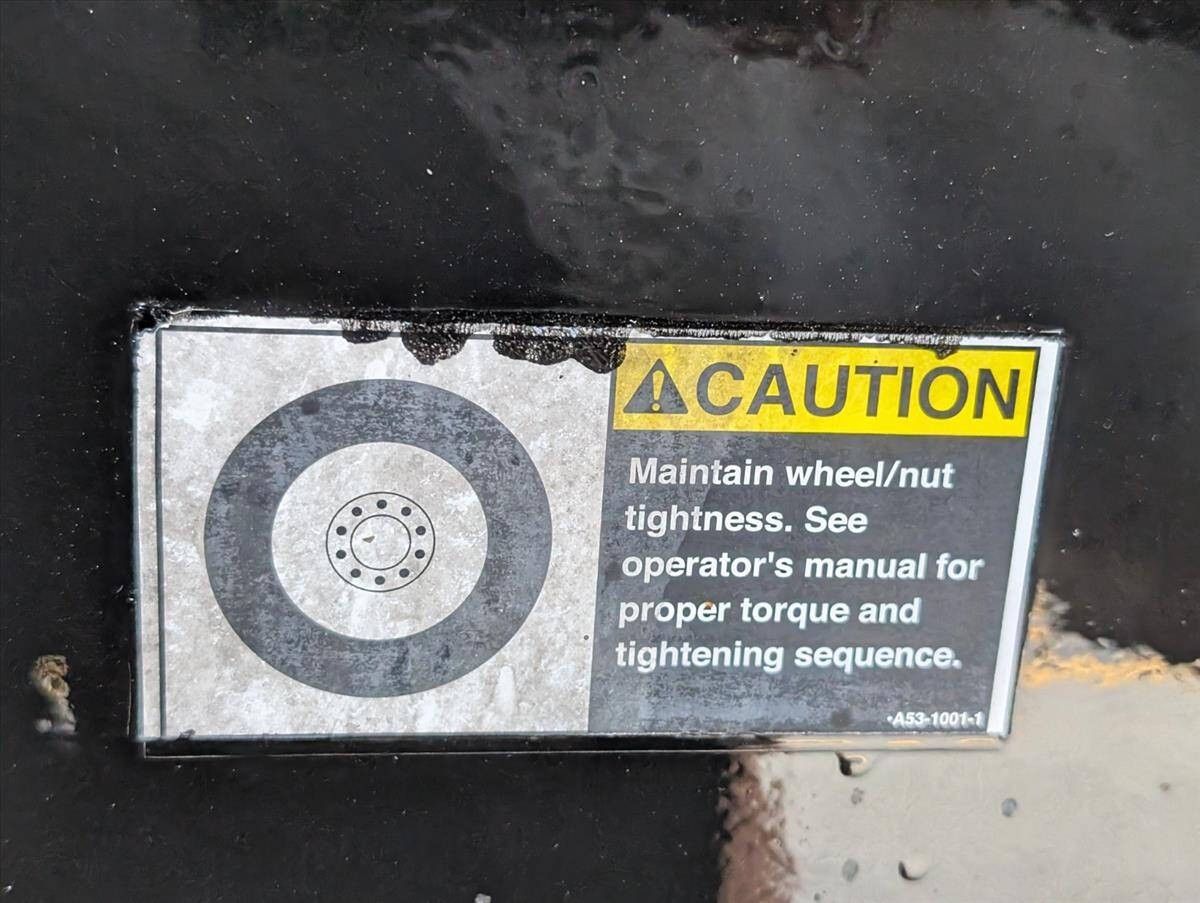 2007 Peterbilt 335 90