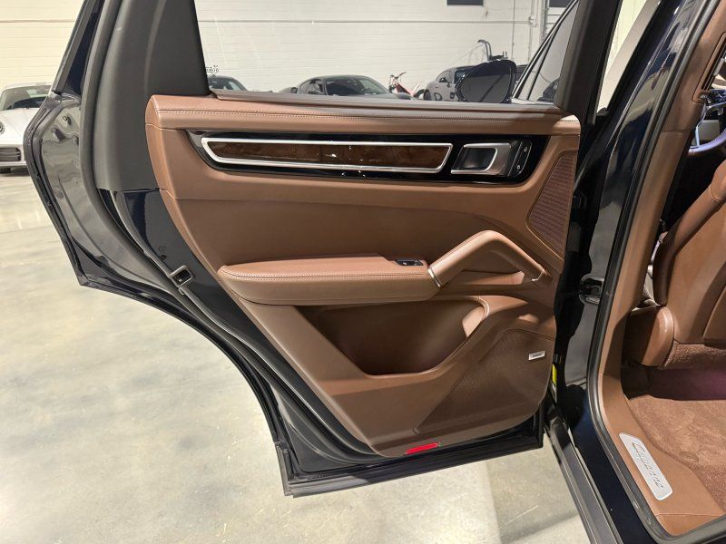 2022 Porsche Cayenne, photo 12