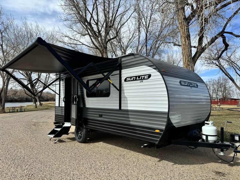 2025 Sunset Park & Rv Inc Sun-lite 19rk