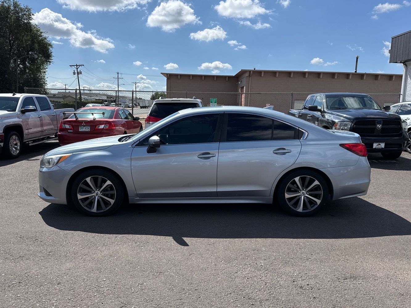 2016 Subaru Legacy 2.5i Limited photo 4