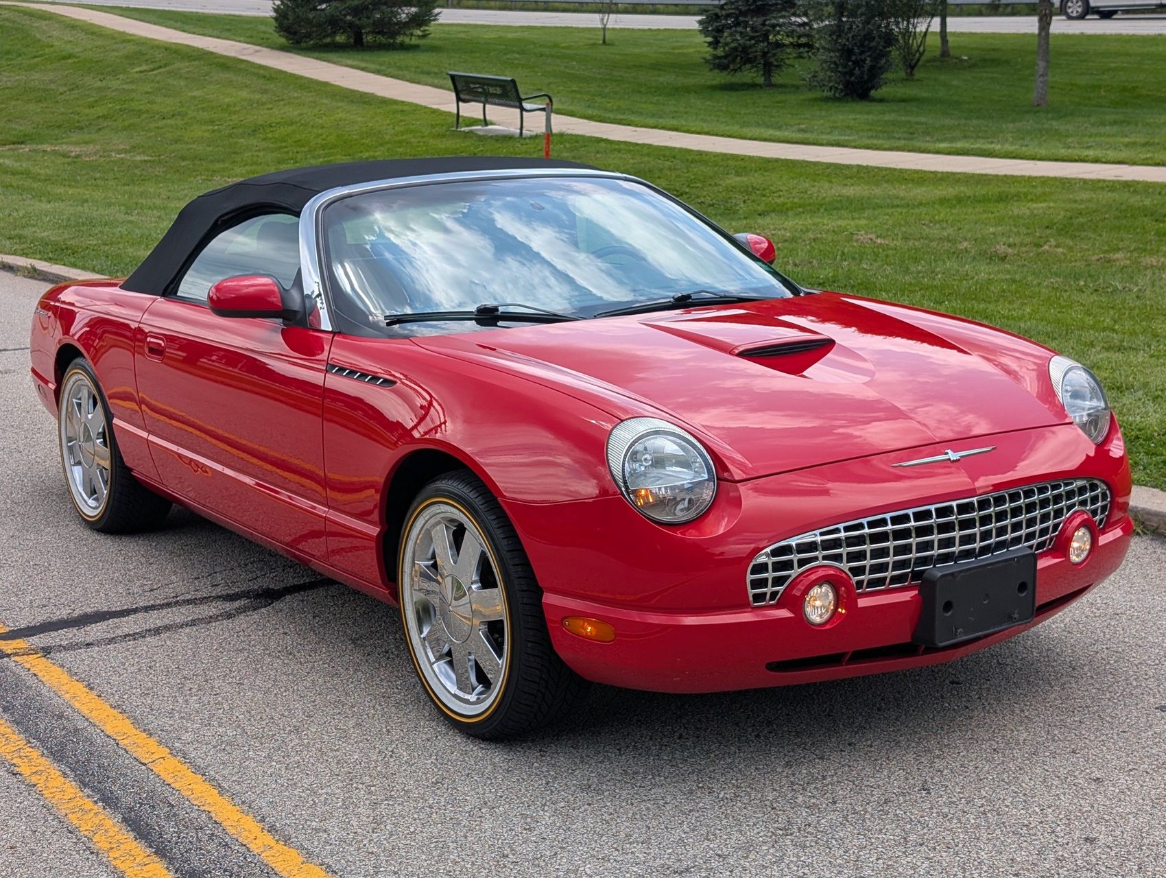 2002 Ford Thunderbird 18
