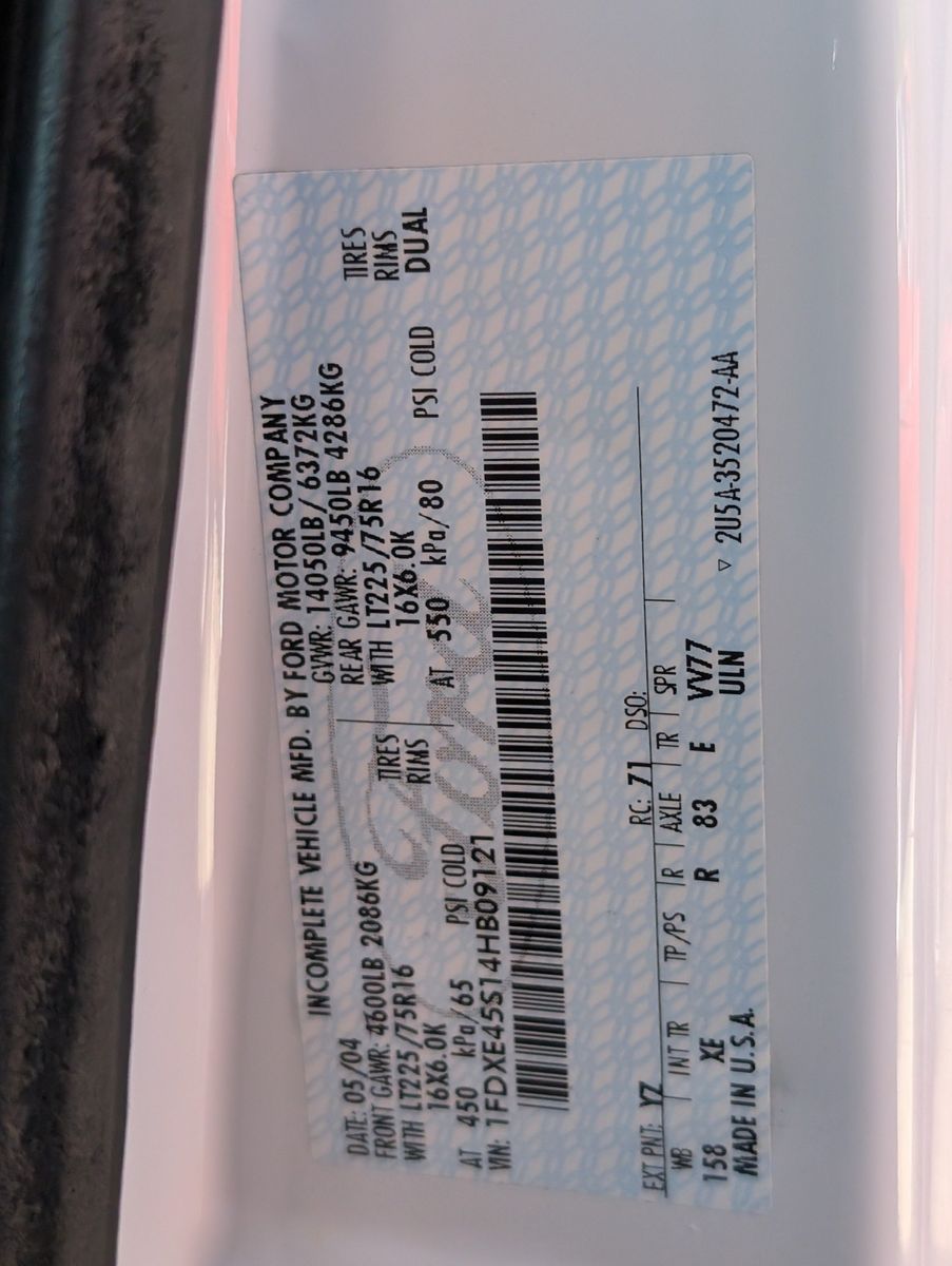 2004 Ford E-Series Chassis 116