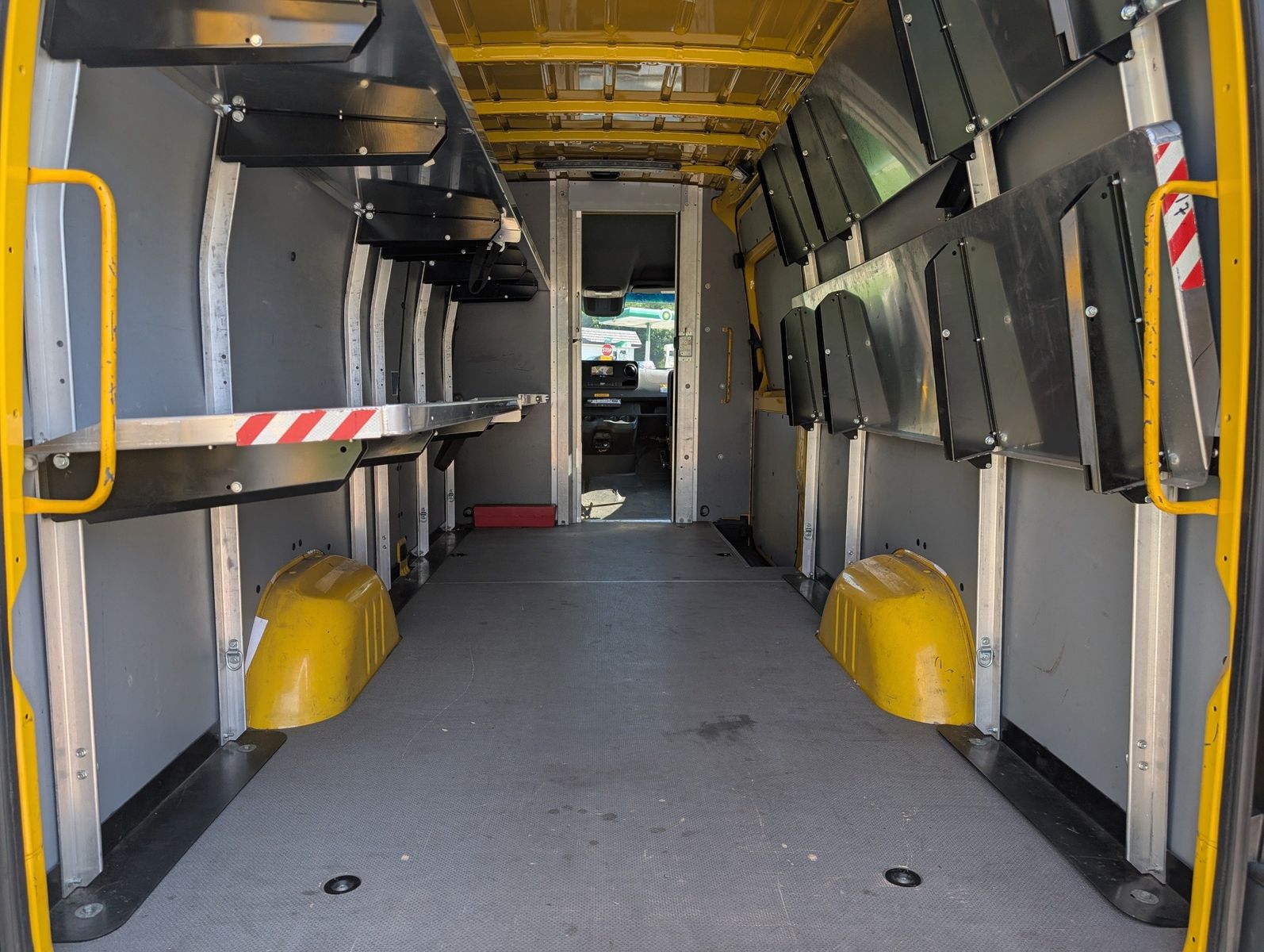 2021 Mercedes-Benz Sprinter 2500 23
