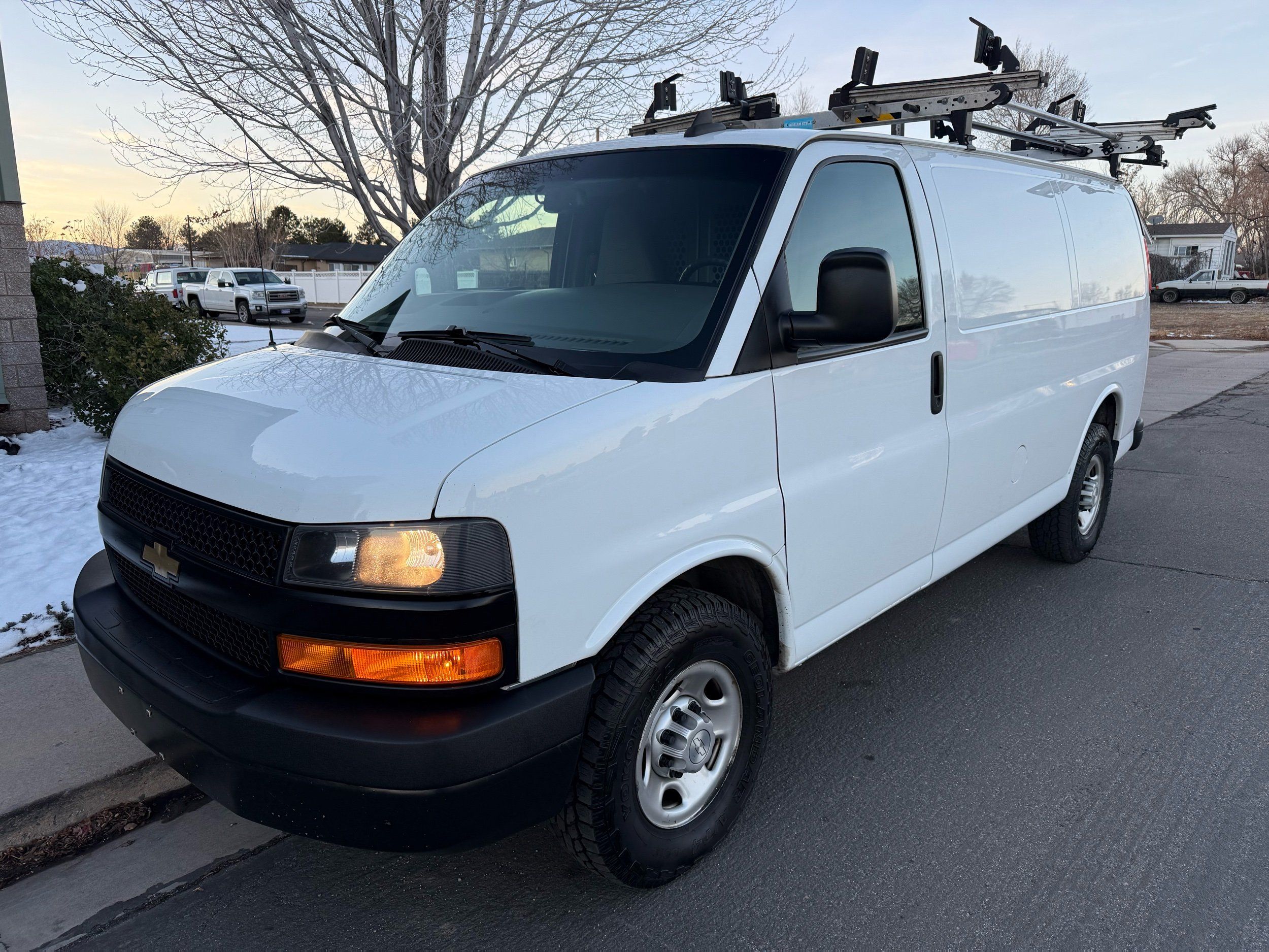 2019 Chevrolet Express 2500 Work Van's photo