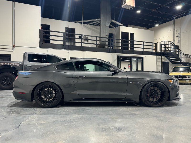 2017 Ford Mustang GT Premium, photo 6