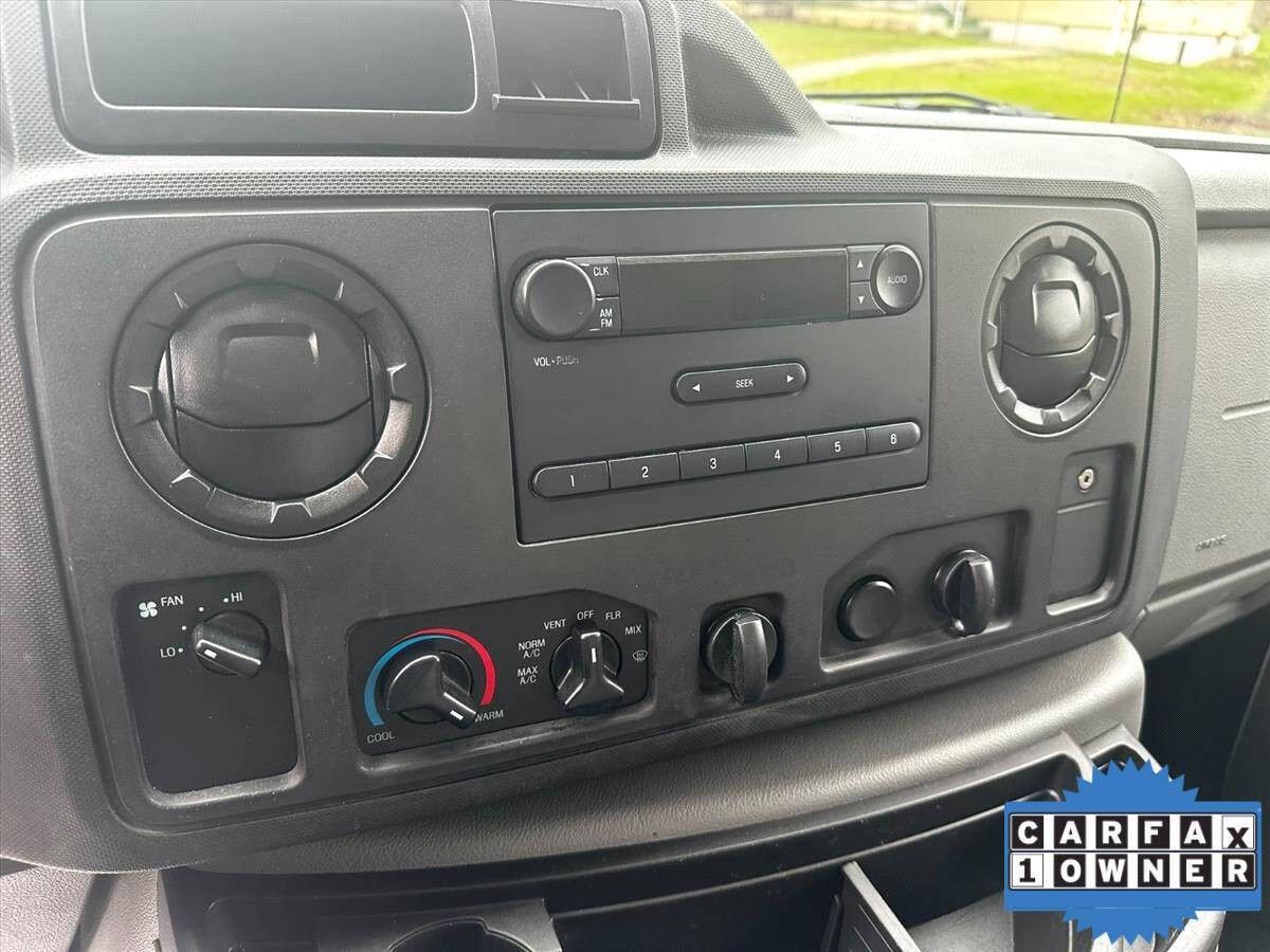 2017 Ford E-Series 37