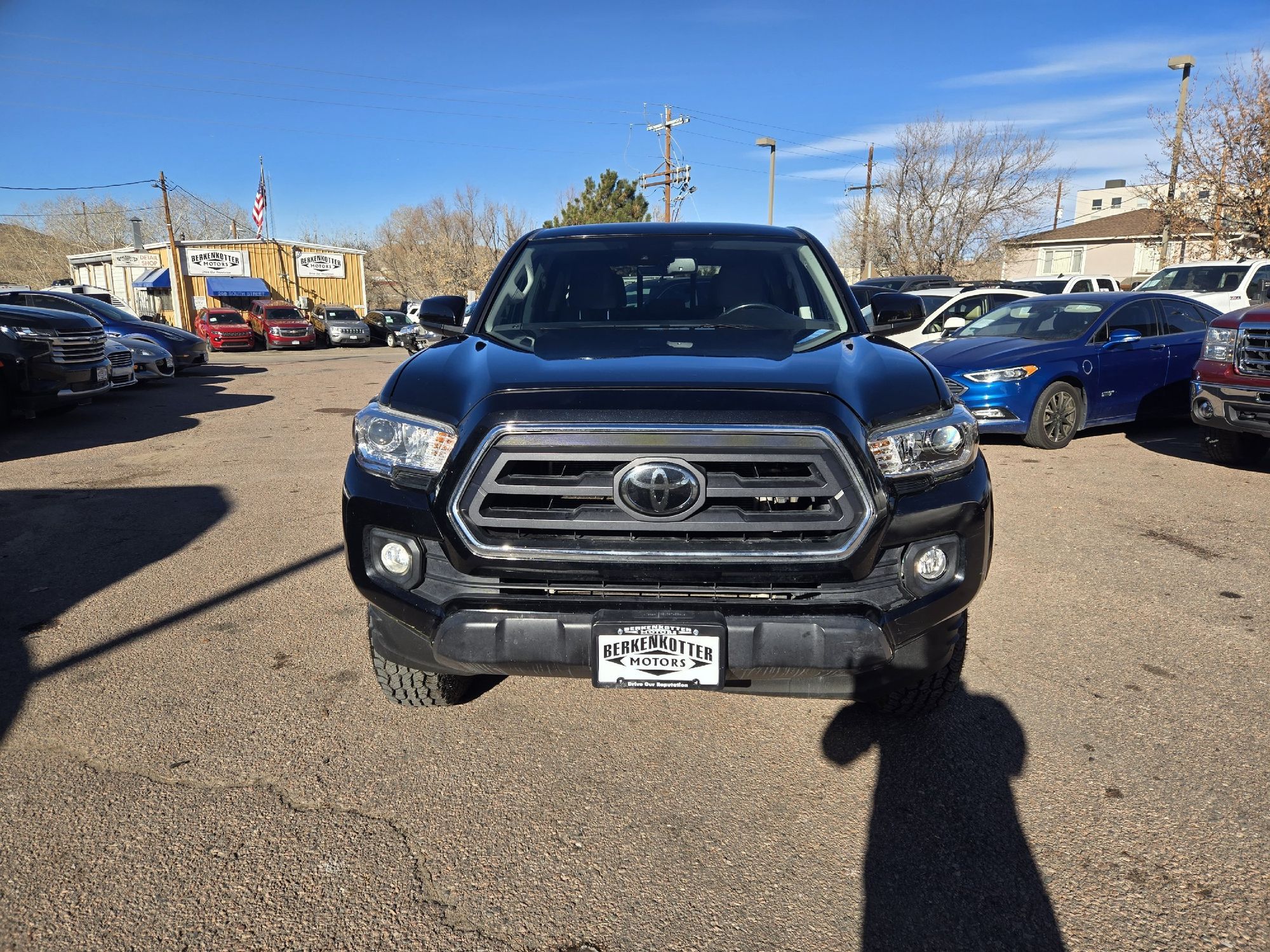 2022 Toyota Tacoma SR V6 photo 2
