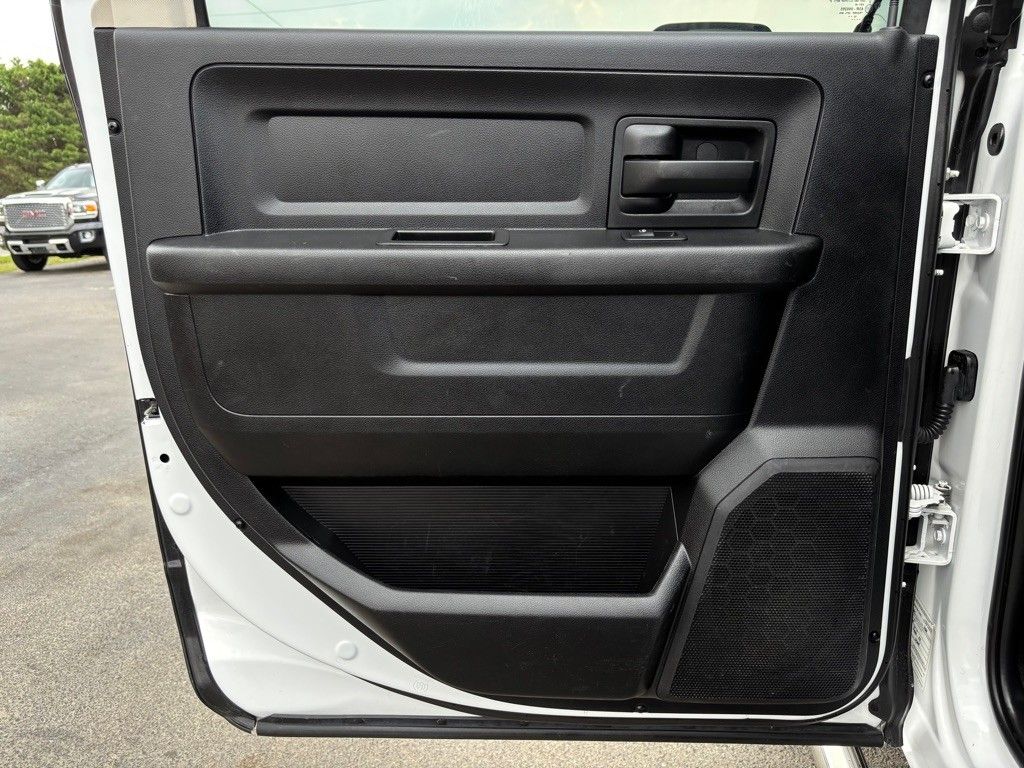 2017 Ram 2500 ST Tradesman photo 21