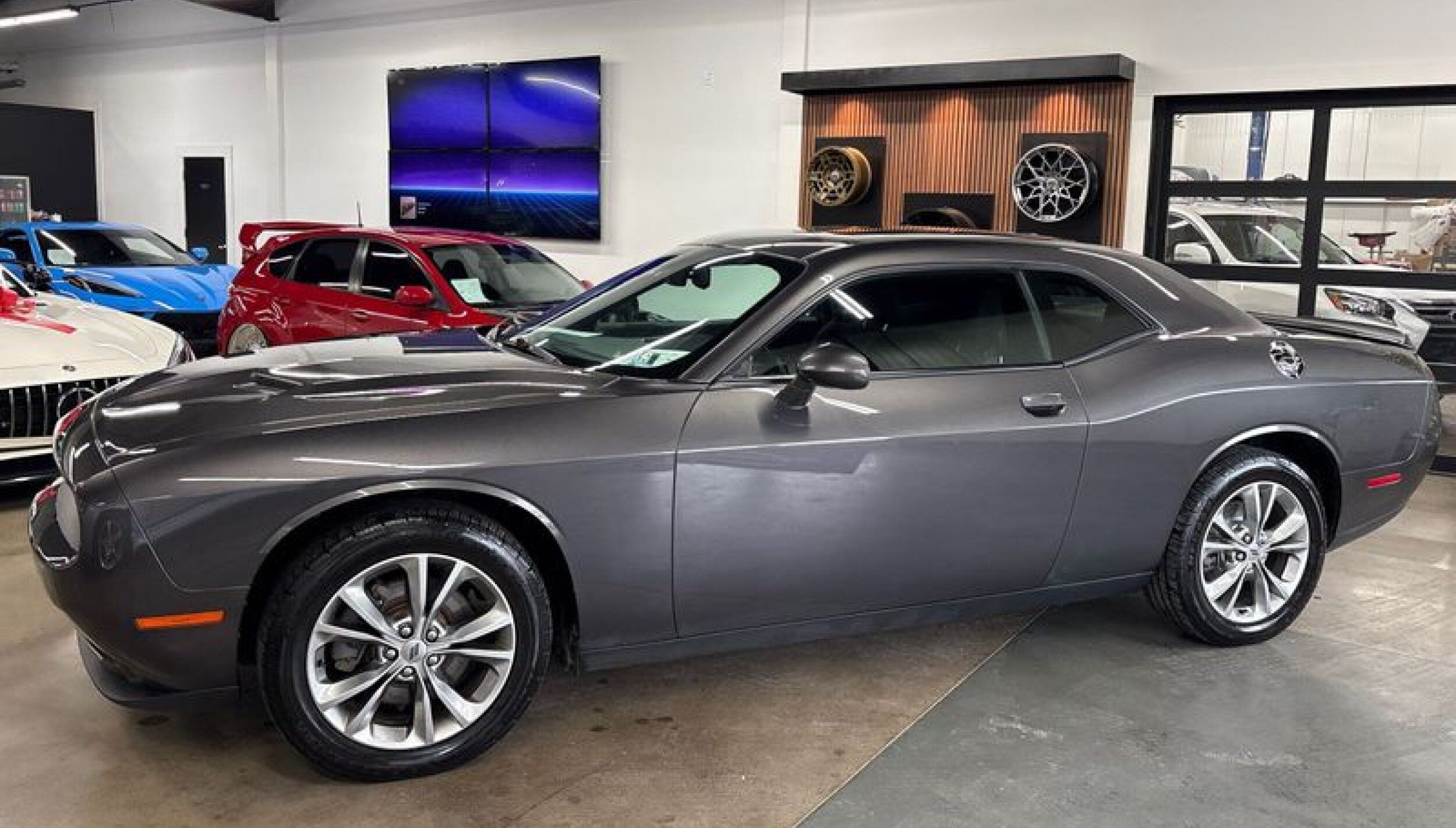 2020 Dodge Challenger SXT's photo