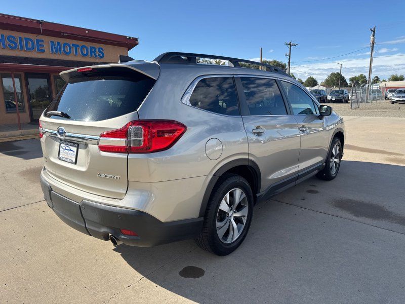 2019 Subaru Ascent Premium photo 3