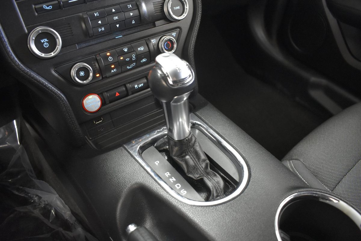 2017 Ford Mustang V6