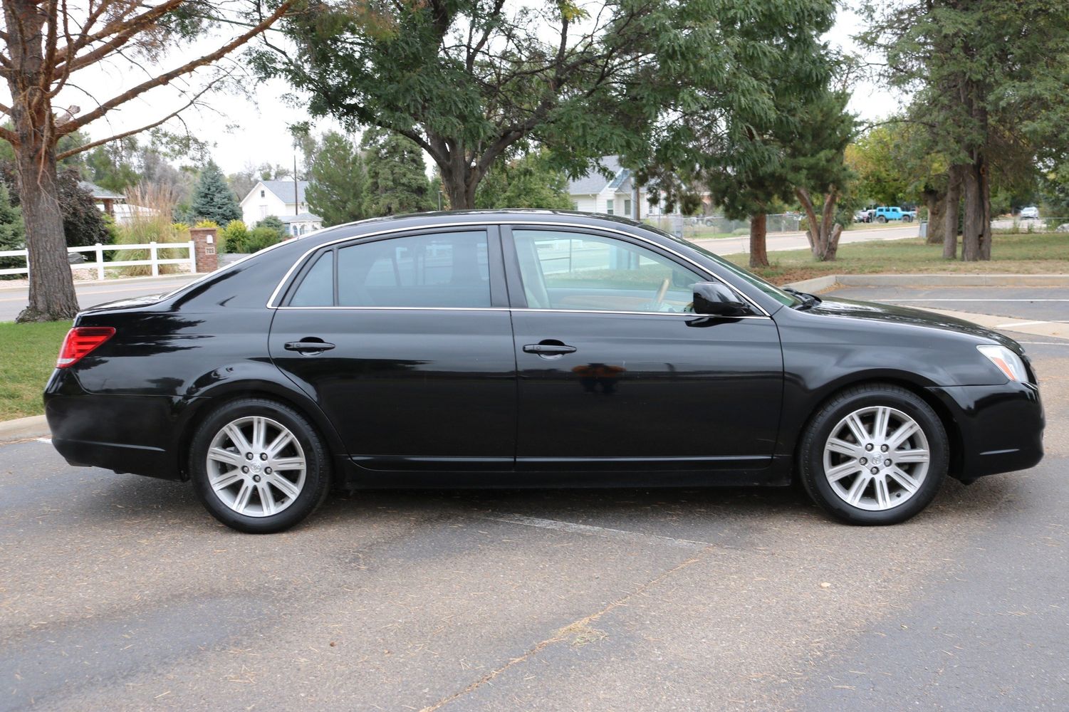 2005 Toyota Avalon Limited | Victory Motors of Colorado