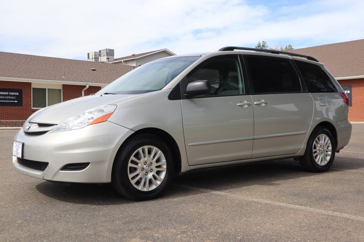 2008 Toyota Sienna LE 7-Passenger | Victory Motors of Colorado