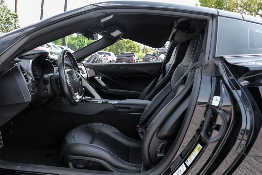 2017 Chevrolet Corvette Stingray 1LT photo 31