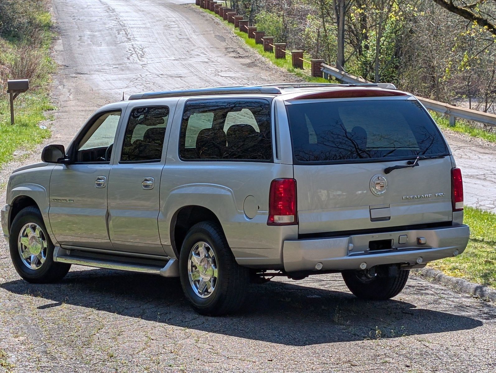 2004 Cadillac Escalade ESV 240