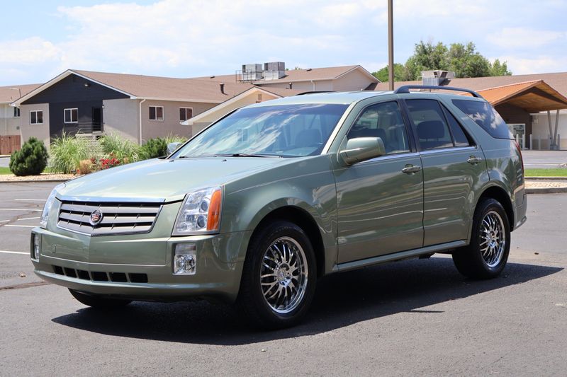 2004 Cadillac SRX Photos
