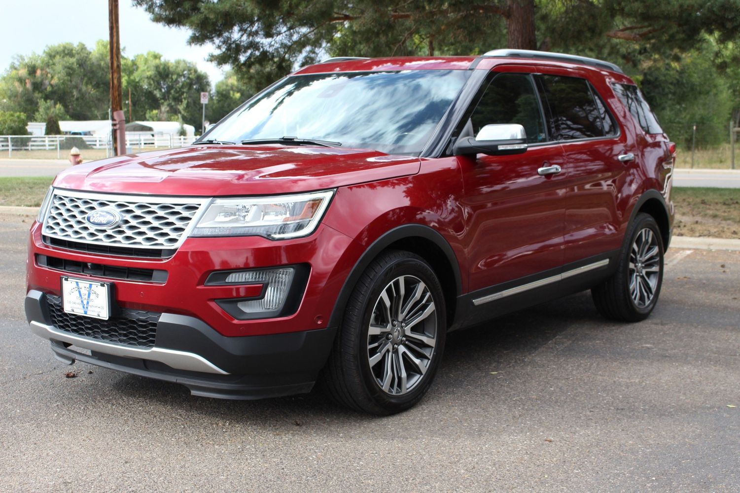 2017 Ford Explorer Platinum | Victory Motors of Colorado