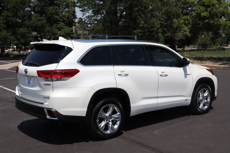 2017 Toyota Highlander Hybrid Limited | Victory Motors of Colorado