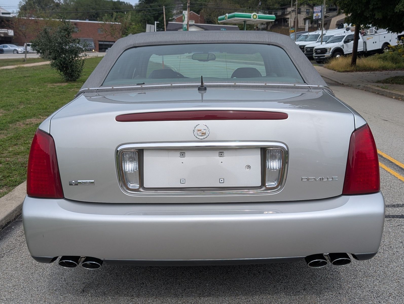 2005 Cadillac DeVille 9