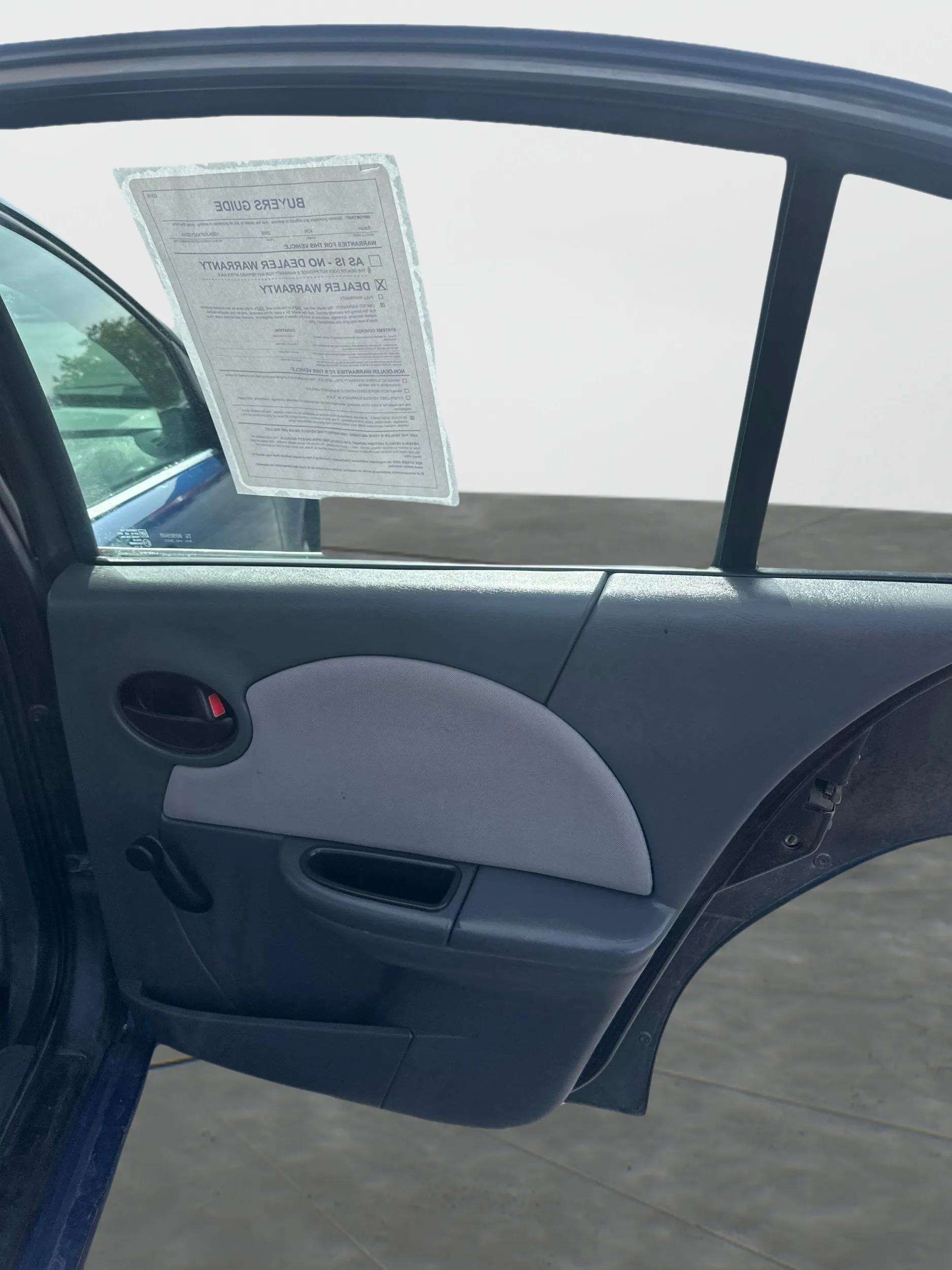 2005 Saturn ION 2 - Photo 12