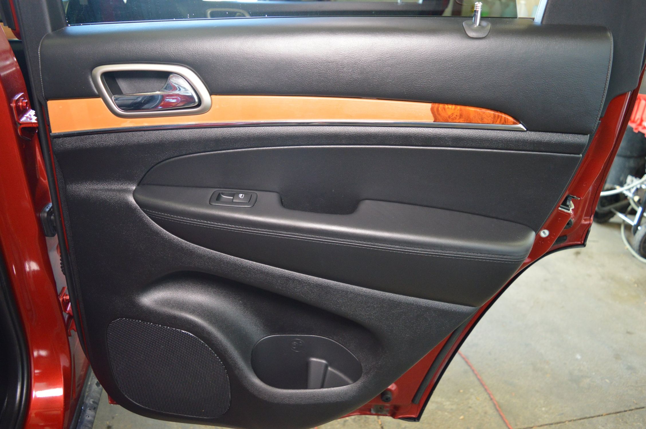 2011 Jeep Grand Cherokee Overland photo 39