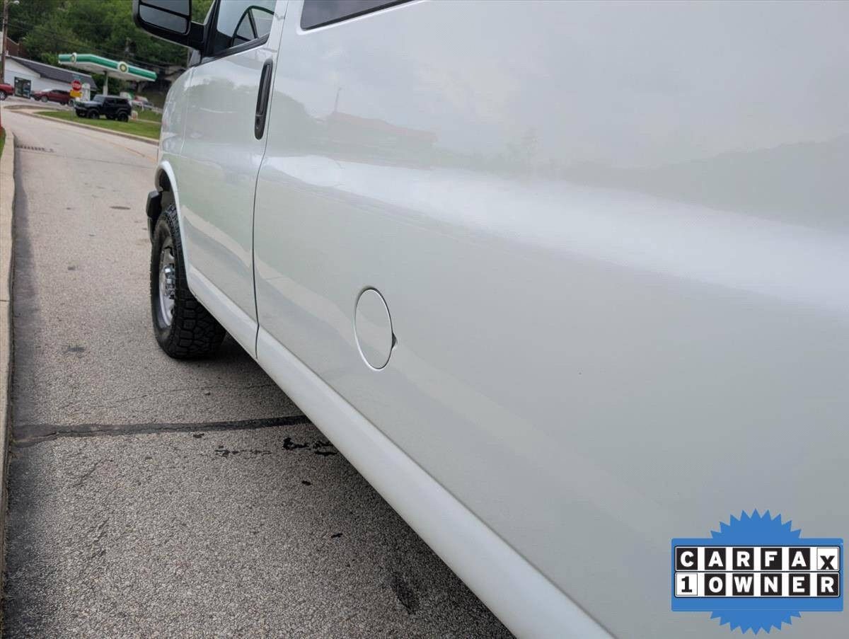 2018 Chevrolet Express 44