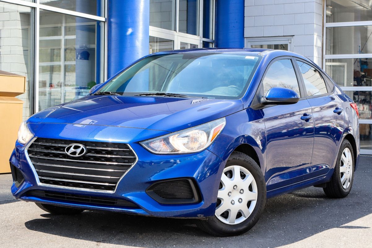 Blue 2020 Hyundai Accent SE Sedan FWD Sedan Front-Wheel Drive Continuously Variable Transmission