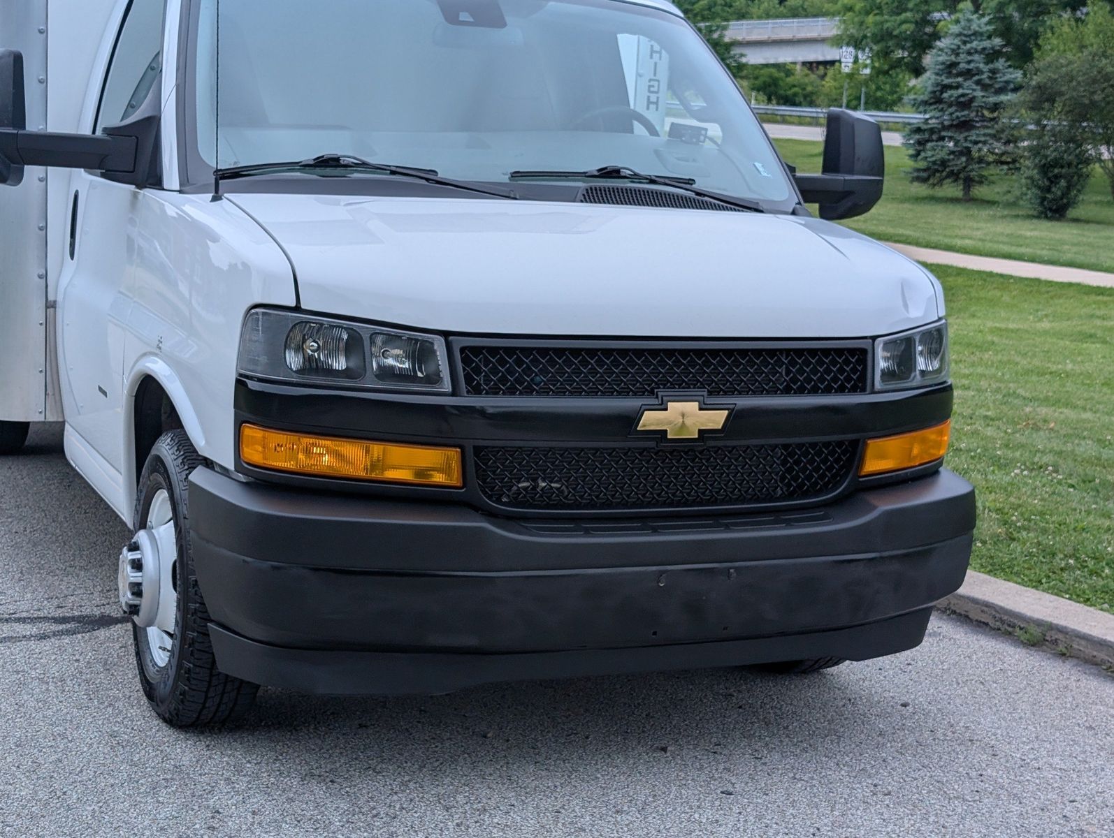2024 Chevrolet Express Cutaway 61