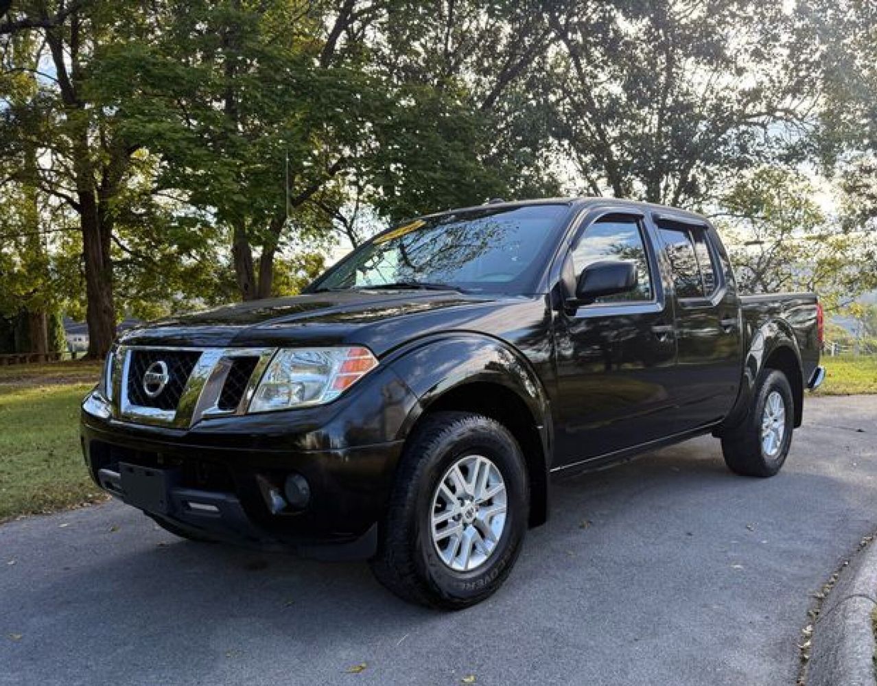 2016 Nissan Frontier SV photo 3