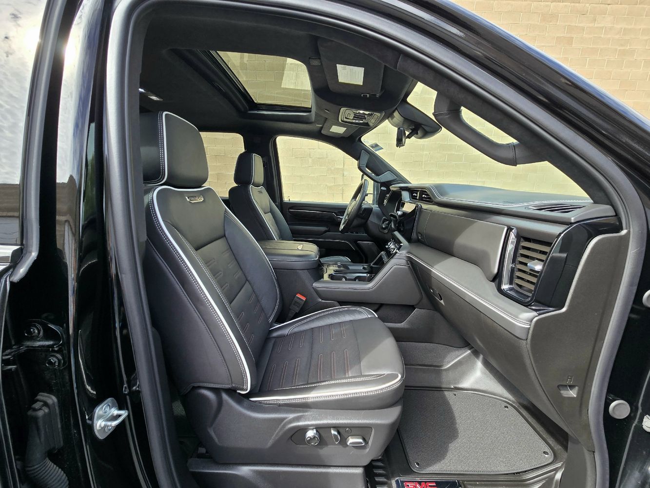 2025 Gmc Sierra HD AT4X photo 41