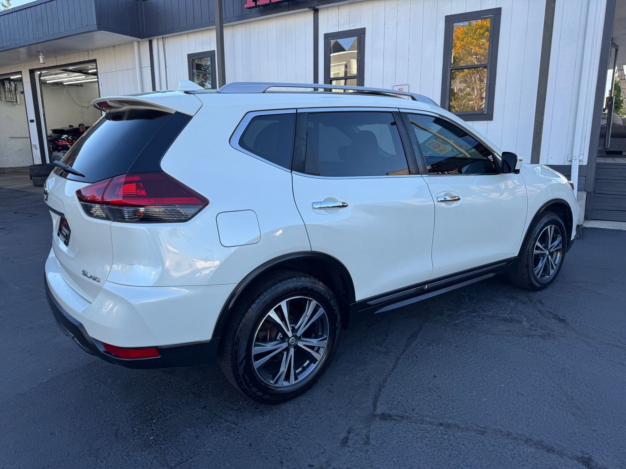 2018 Nissan Rogue SL photo 8