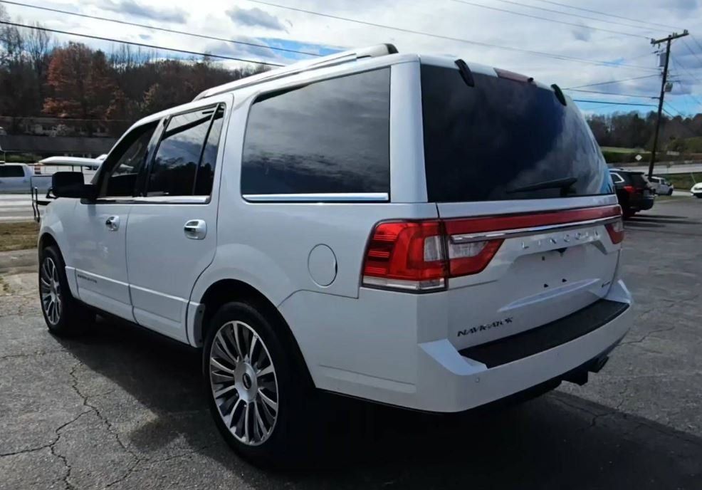 2016 Lincoln Navigator Reserve photo 12