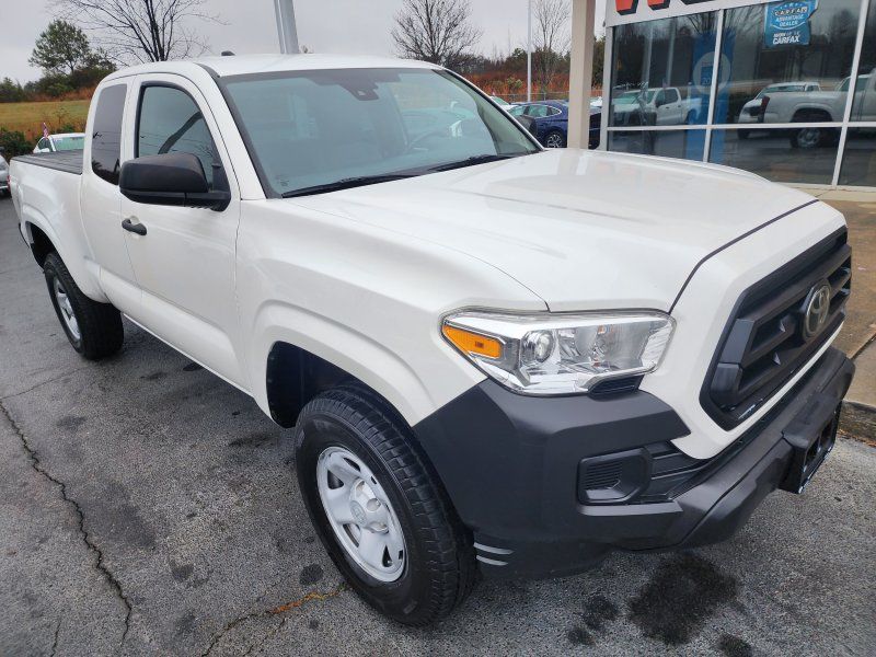 2021 Toyota Tacoma SR5's photo