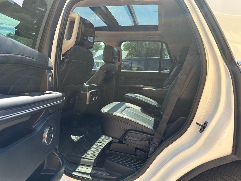 2020 Ford Expedition Platinum - Photo 14