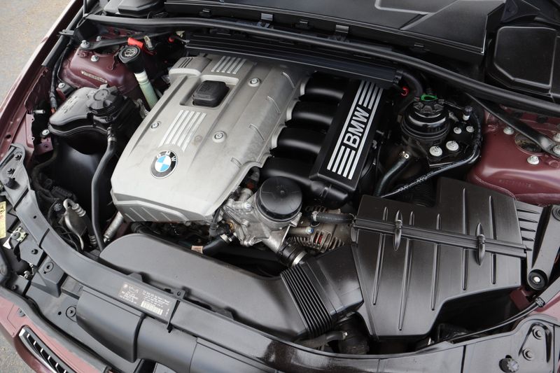 2006 BMW 330I Photos