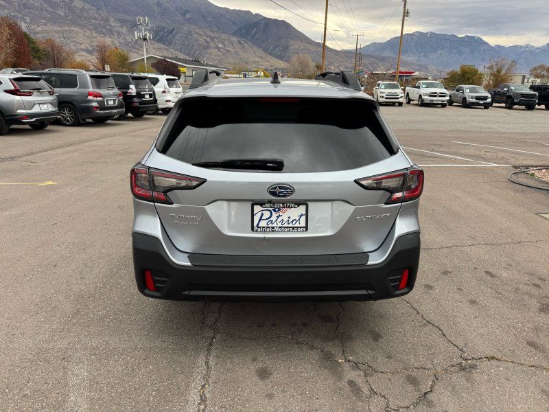2020 Subaru Outback Premium photo 4