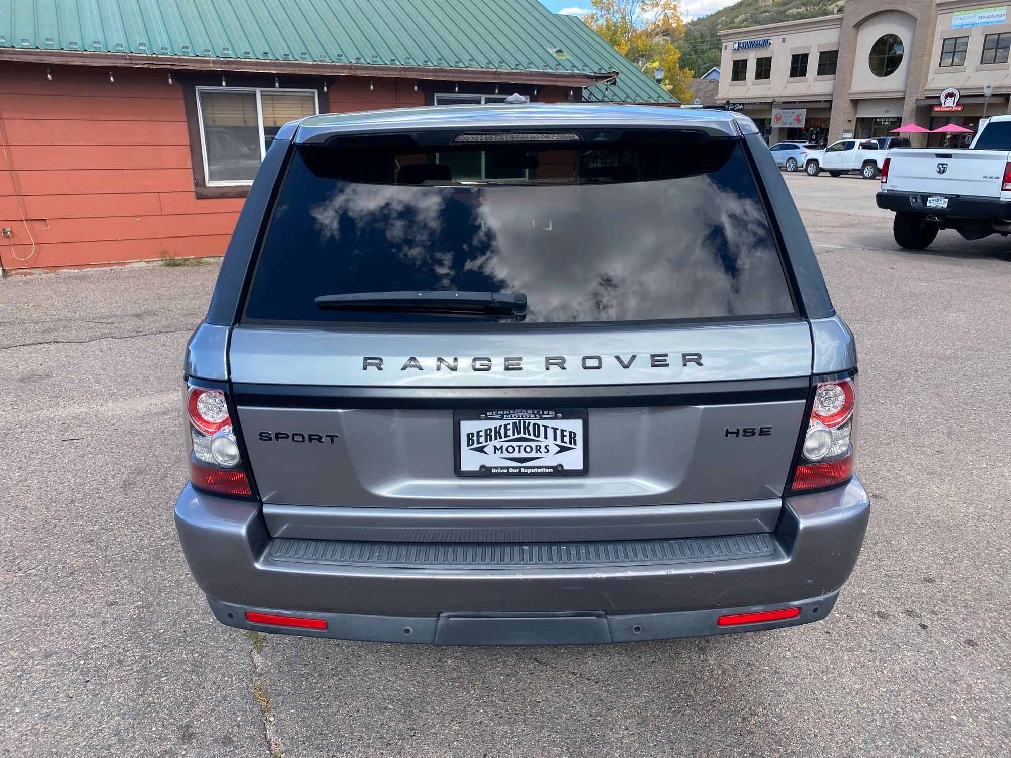 2013 Land Rover Range Rover Sport HSE photo 5