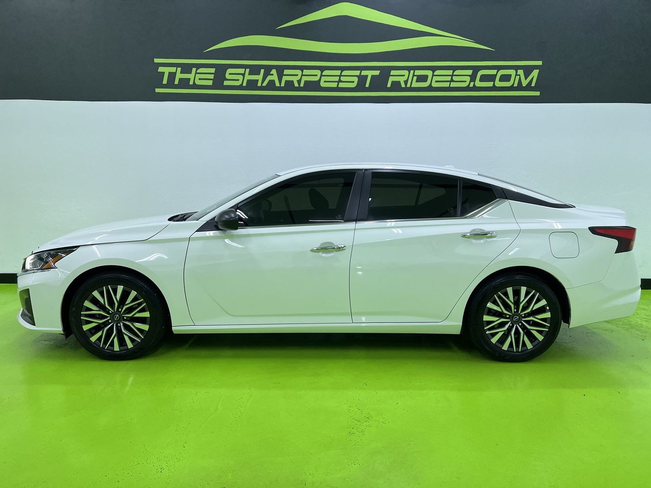 2025 Nissan Altima SV - Photo 6