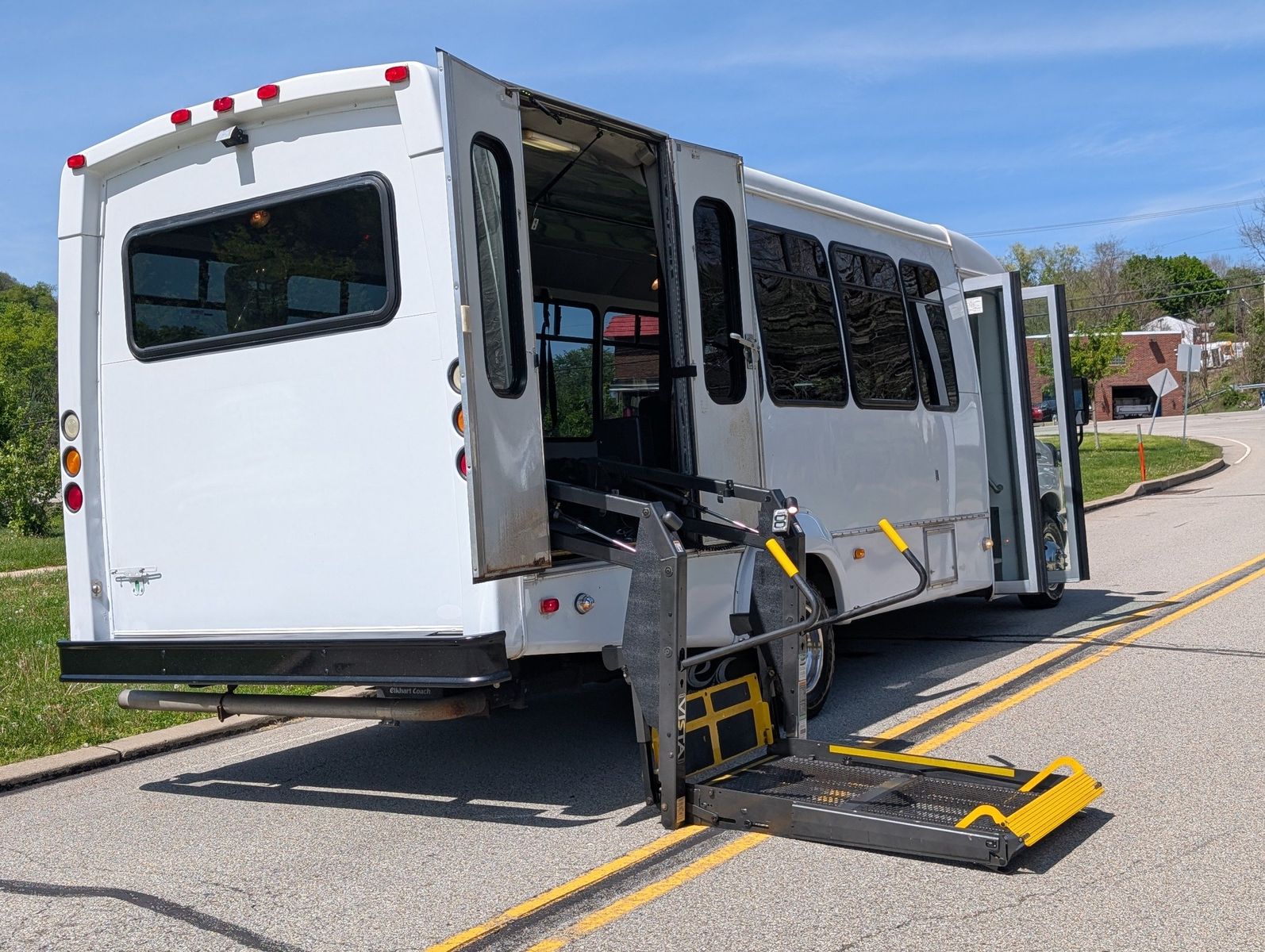 2007 Ford E-450 Cutaway 11