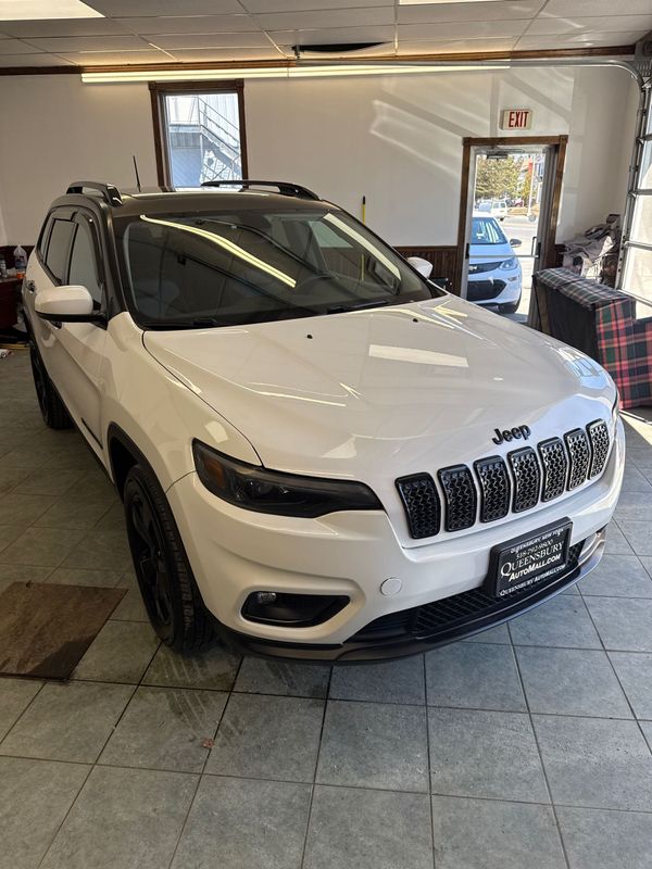 White 2020 Jeep Cherokee Altitude 4WD SUV / Crossover Four-Wheel Drive 9-Speed Automatic