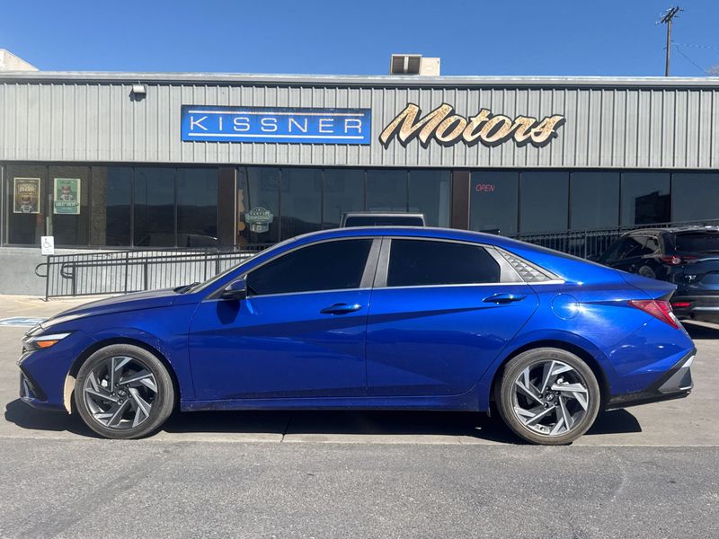 2024 Hyundai Elantra Limited FWD