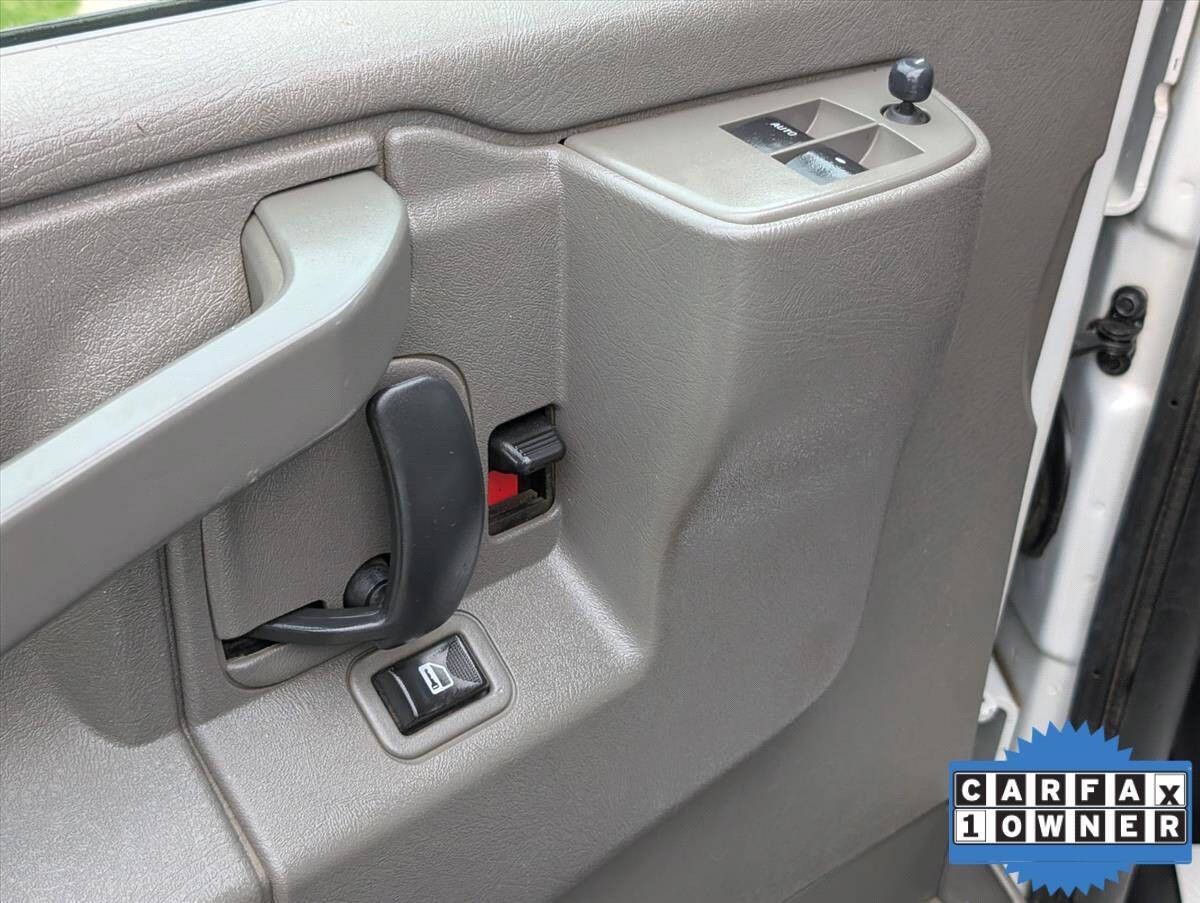 2018 Chevrolet Express 52