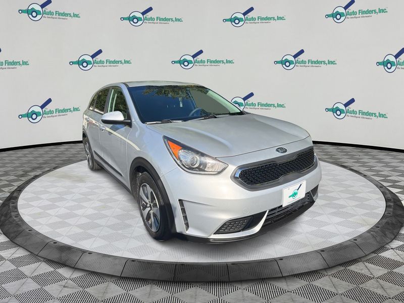 Gray 2018 Kia Niro SUV / Crossover Front-Wheel Drive 6-Speed Automatic