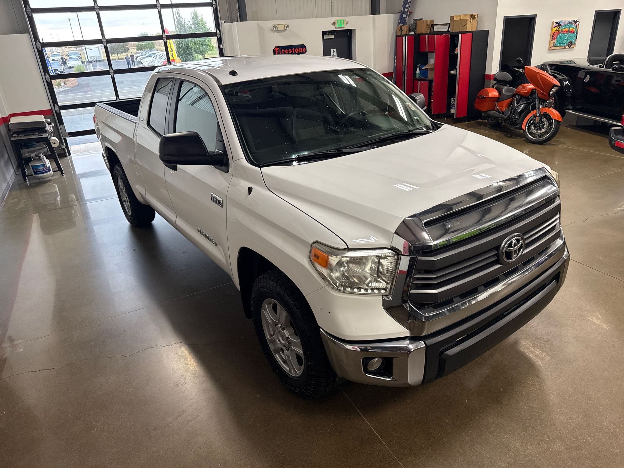 2015 Toyota Tundra SR5 Grade photo 2