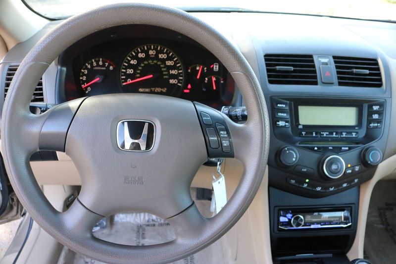 2005 Honda Accord Photos